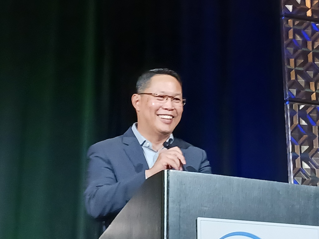 Figure 7: Robert Tulalian, IT-OT convergence global program manager, Global Shell Solutions, explained at 2024 ARC Industry Forum how work aims to operationalize IT/OT convergence with the goal of improved remote operations and autonomous operations. 