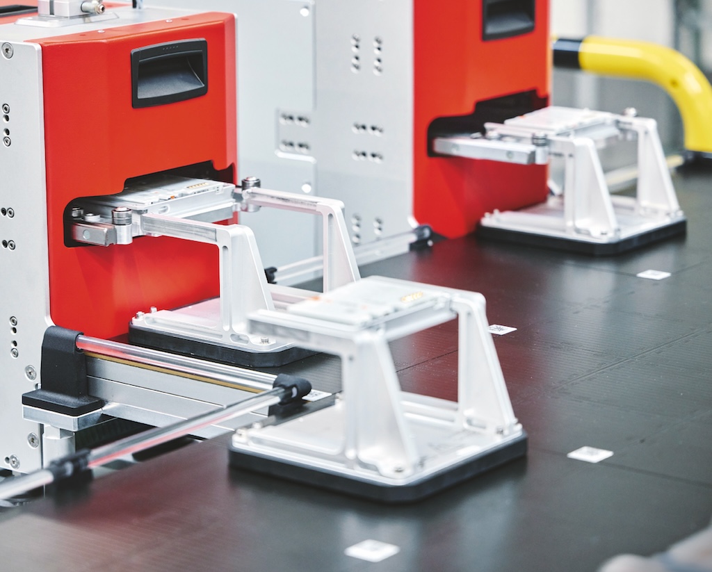Figure 5: Electric cylinders help insert the terminal carrier, and linear actuators lower the contact pins. 