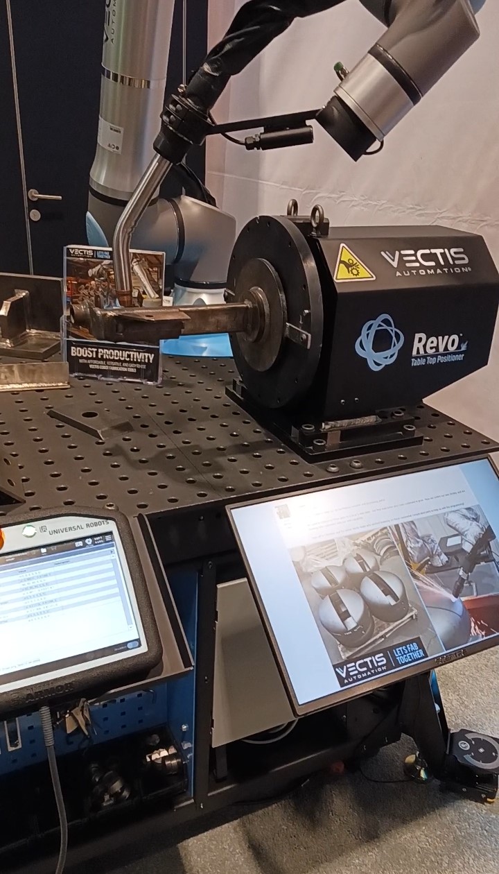 Vectis Automation’s collaborative welding demonstration at the Universal Robots booth at IMTS 2024 used the UR20 robot integrating the Vectis Automation Park’N’Arc range extender and cobot welding features such as QuickTeach and AI Path Optimization. Courtesy: Mark T. Hoske, WTWH Media